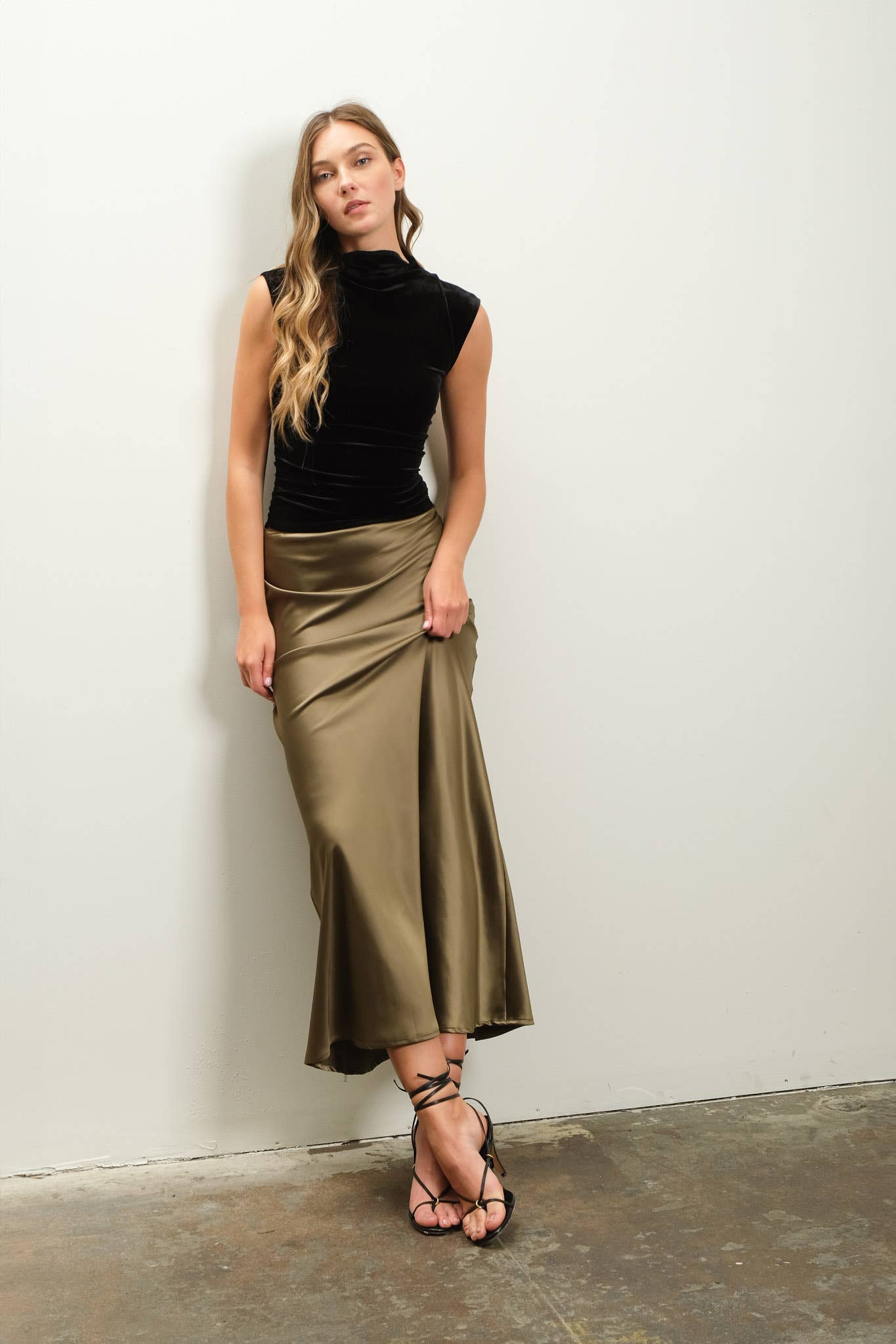 Velvet Mock Neck Sleeveless Knit Top